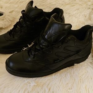 THOROGOOD VIBRAM Sleek Black Athletic Shoes for Men